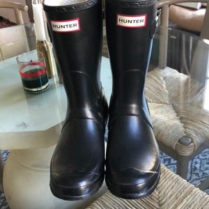 Hunter Like New Black Rain Boots/ Wellies